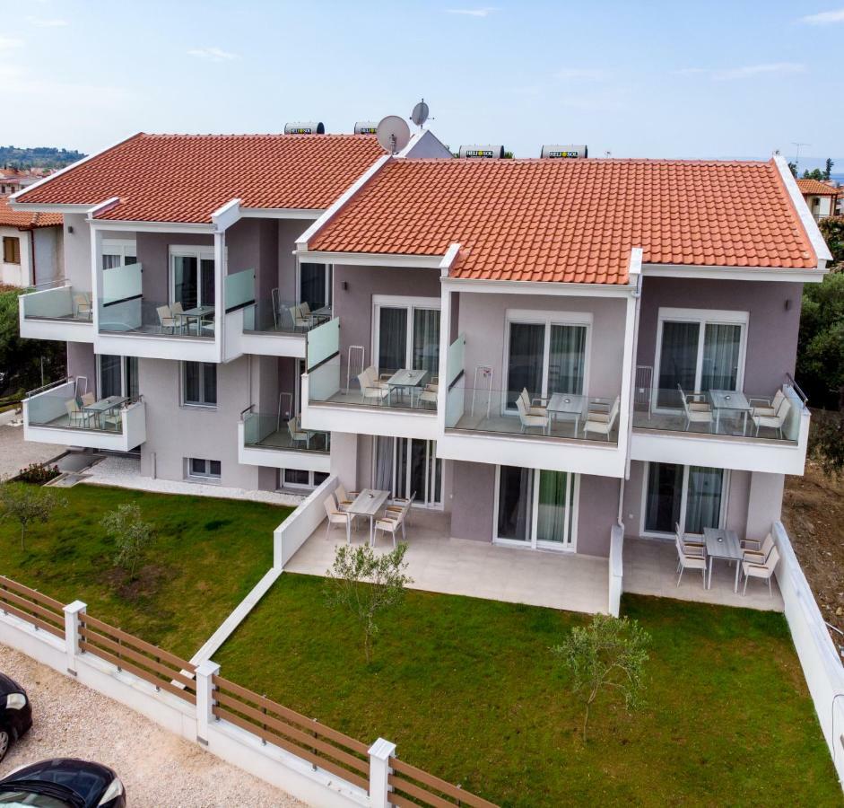 The Papoutsakis Apartments Nikiti  Exterior photo