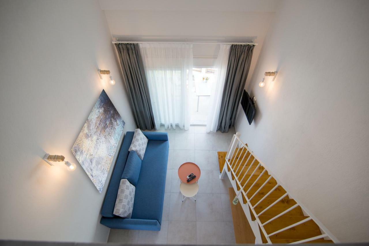 The Papoutsakis Apartments Nikiti  Exterior photo